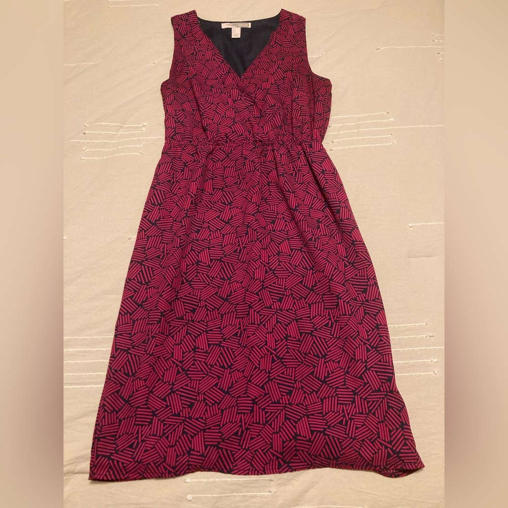 Beautiful dress, size small. Casual or dressy, lightweight and flattering